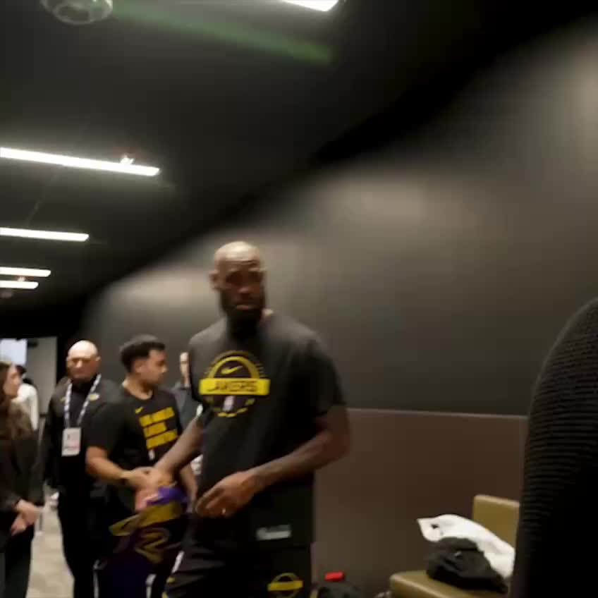 Александр Овечкин и Алексей Протас на матче НБА: автограф у Леброна и спасение Дончича