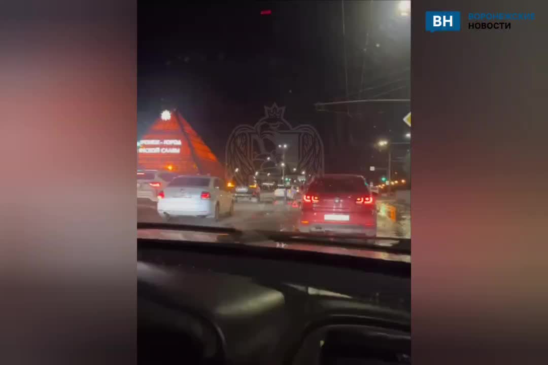 В Самаре началась ликвидация коммунальной аварии на ул. Вилоновской и Самарской