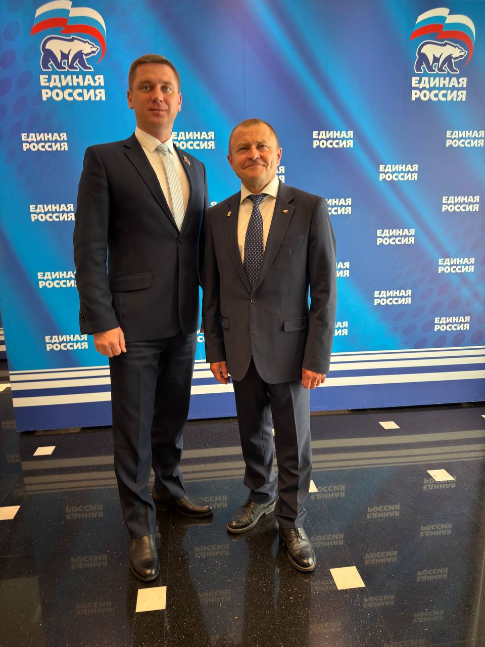 Власть и бизнес: вместе для развития страны Сегодня на пленарном заседании были озвучены основные направления касающиеся поддержки бизнеса в России. В первую очередь это взаимодействие бизнеса и власти. Совместная работа Совета Федерации, Правительства, Парламента и бизнеса дает свои положительные результаты. На сегодняшний день, 85% россиян положительно относятся к малому бизнесу, его поддержка со стороны государства способствует динамике развития. Были затронуты важные моменты, касающиеся как расширения предоставления промышленной ипотеки, сферы распространения 0% НДС, льготной программы кредитования, поддержки социального предпринимательства, поддержки участников СВО ведущих предпринимательскую деятельность и др. Что касается поддержки предпринимательства в республике со стороны законотворческой деятельности. Основным направлением моей деятельности в законодательном поле является разработка законодательства направленного на поддержку предпринимательства нашего региона, за последний месяц мною уже разработано 3 проекта закона, направленных на его поддержку. В ближайшее время они будут внесены, о чем вам обязательно сообщу. #ЕдинаяРоссия #ПартийныйПроект #Предпринимательство #ЕР81