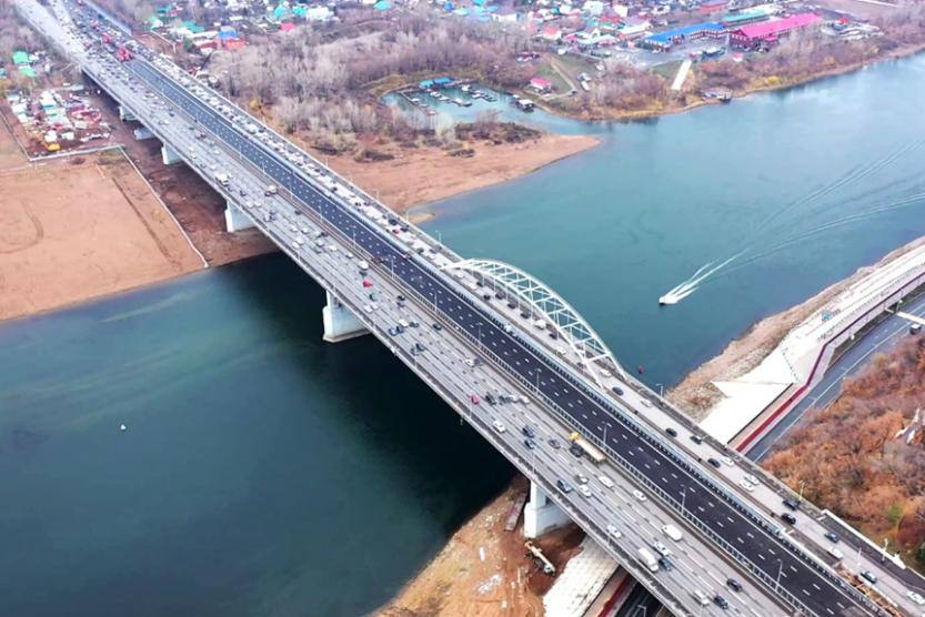 Движение по арочному мосту через реку Белую планируют запустить 10 октября текущего года Об этом сообщил Радий Хабиров Подпишитесь на ufa rb