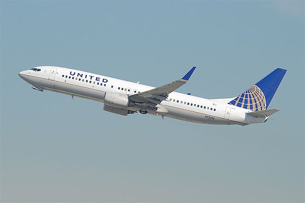 Авиакомпания United Airlines сообщила о техническом сбое  Американская авиакомпания United Airlines заявила о техническом сбое, он был устранен, компания работает над восстановлением нормальной работы. Об этом сообщает Прайм со ссылкой на телеканал CNN.  "Основная технологическая проблема была решена... наша команда работает над восстановлением нормальной работы", – заявили в United Airlines.  По данным авиакомпании, сбой был устранен в течение нескольких часов. United Airlines подчеркнула, что сбой не был связан с недавними проблемами кибербезопасности в авиационной отрасли.  aviaru.net/n286405