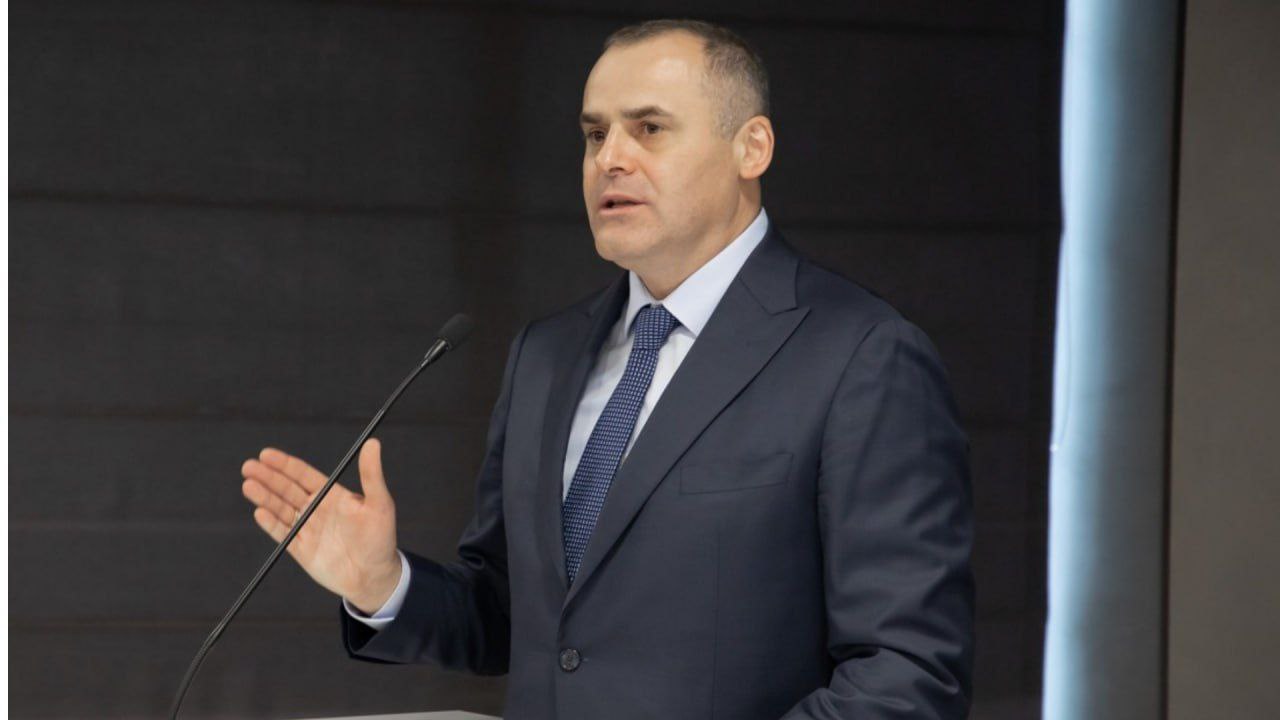 Более высокие счета за газ в январе объясняются значительно увеличенным потреблением главным образом из за низких температур Об этом заявил генеральный директор Moldovagaz Вадим Чебан В общем все гениально и просто И вовсе дело не в завышенных тарифах Потребители сами виноваты Все как обычно  Подпишись на ГРТ