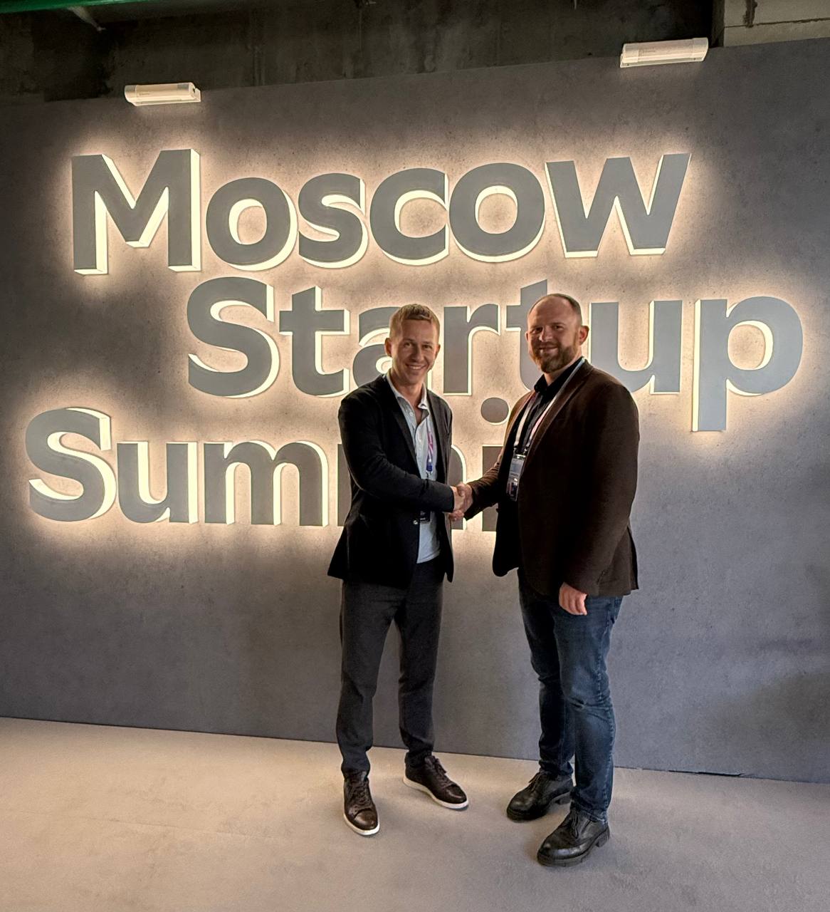 KAMA FLOW и ОСНОВА КАПИТАЛ закрыли сделку по инвестированию 1 млрд рублей в ГК Пиклема Мы объявили об этом на полях Moscow Startup Summit Российский разработчик решений для цифровизации горнодобывающей промышленности Пиклема создаёт системы автоматизации и оптимизации производственных процессов KAMA FLOW выступила лид инвестором и совместно с ОСНОВА КАПИТАЛ и обеспечит стратегическое сопровождение проекта Партнёр KAMA FLOW Павел Охонин подчёркивает что состоявшаяся сделка отражает инвестиционную стратегию KAMA FLOW поддерживать технологические компании которые формируют будущее российской технологической индустрии Мы видим что Пиклема не просто предлагает цифровые решения а меняет подход к управлению процессами в отрасли И решает задачи которые стоят перед горнодобывающей промышленностью уже сегодня и будут ещё актуальнее завтра Мы верим что компания может стать сильным игроком Сделка реализована в рамках деятельности фонда на 10 млрд рублей для инвестиций в высокотехнологические проекты