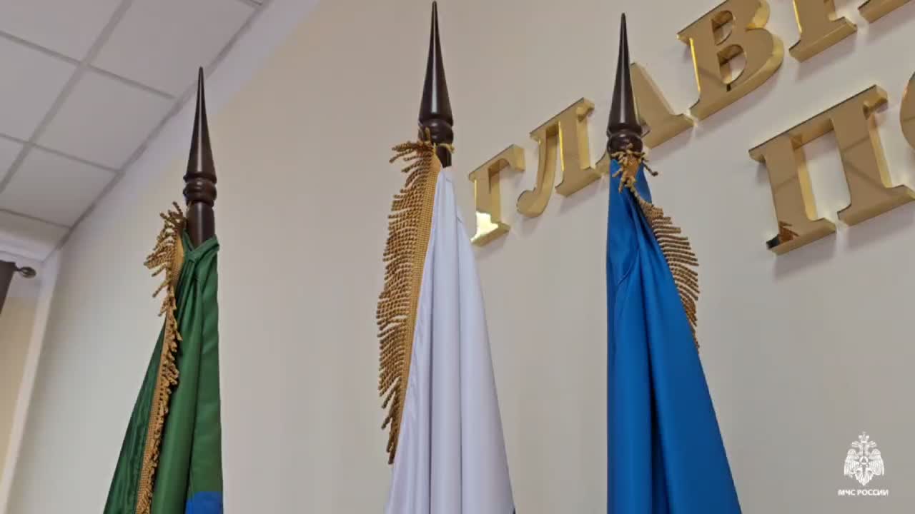 МЧС России наградило героев за спасение людей в Дагестане и Санкт-Петербурге