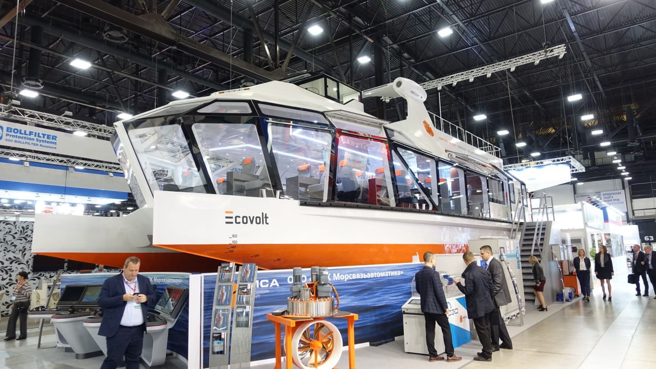 Российская компания поставит на Иссык-Куль экологически чистые катера, сообщил глава Российско-Кыргызского фонда развития Артем Новиков выступил ходе визита российской многоотраслевой деловой миссии в республику. Речь о поставке первого электрического судна класса "Эковольт-люкс". Оно будет совершать круизные поездки на озере уже следующим летом. Меморандум подписали глава санатория "Голубой Иссык-Куль" и представитель российской компании "Надежные инвестиции". Проект финансируют РКФР и один из госбанков Кыргызстана. #ad