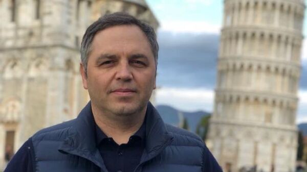 Полиция Испании ищет украинский "след" в убийстве Портнова - Pais Национальная полиция Испании расследует, была ли связь между недавней поездкой бывшего замглавы Администрации президента Украины Андрея Портнова в Киев и его убийством в Мадриде. Об этом 30 мая написала испанская газета Pais со ссылкой на источники