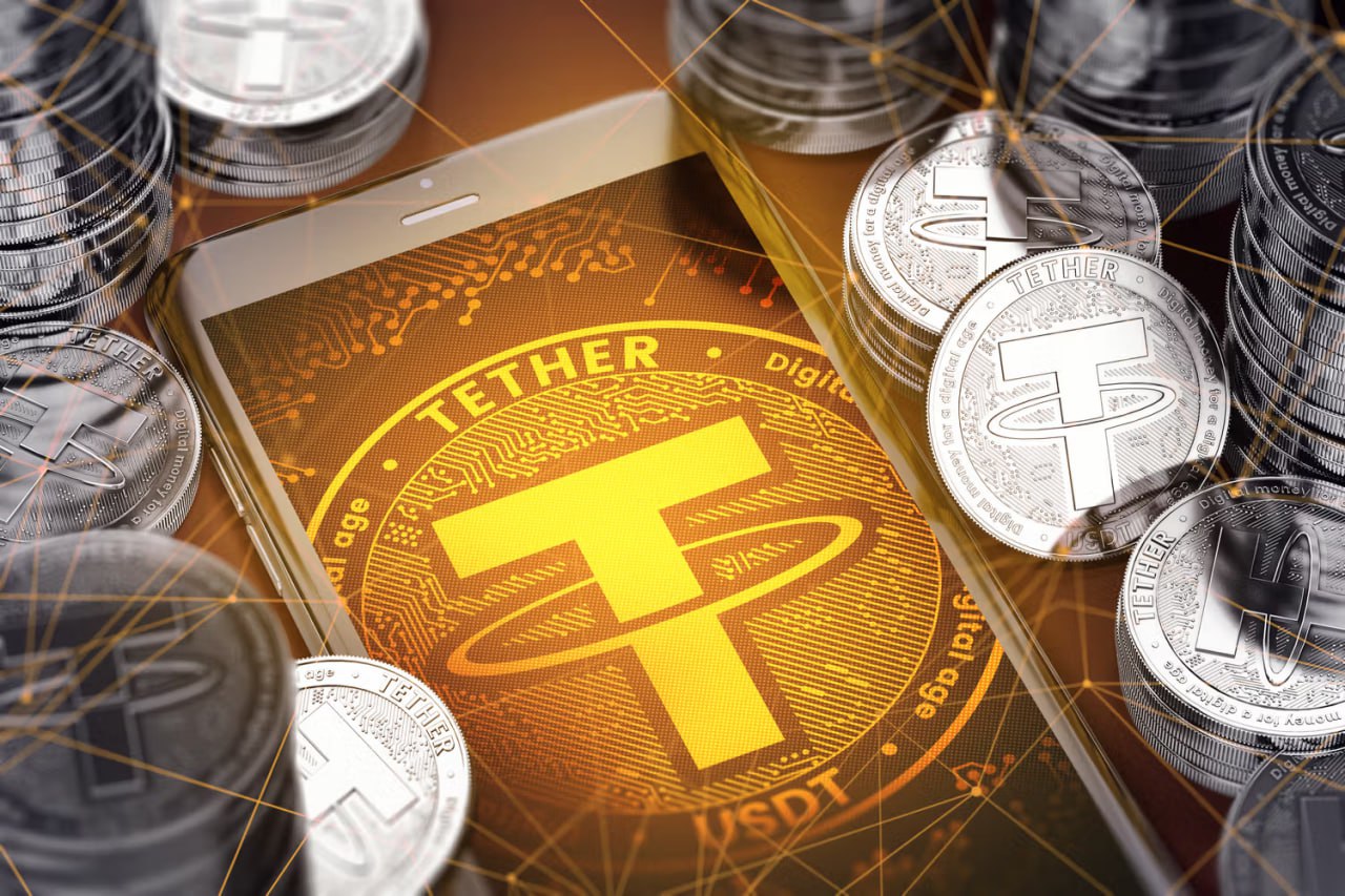 Tether ведет переговоры об инвестициях в сфере добычи золота пишет FT со ссылкой на источники По данным газеты эмитент крупнейшего в мире стейблкоина привязанного к доллару США хочет вкладывать средства во всю цепочку от добычи до торговли Глава Tether Паоло Ардоино считает золото натуральным биткоином Сами золотодобытчики называют компанию самой странной в их практике jkinvest news jkinvest