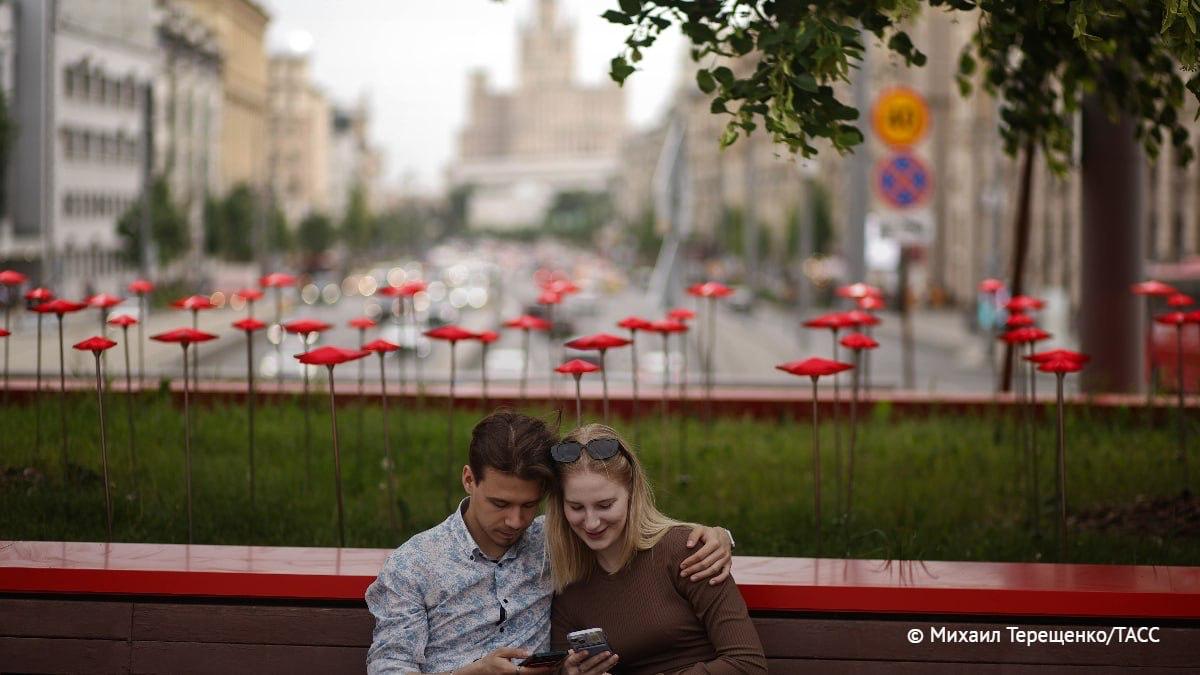 Оранжевый уровень погодной опасности объявили в Москве на трое суток из-за сильной жары. / Москва