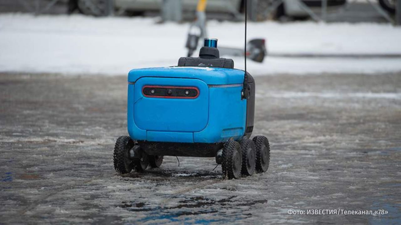 ГИБДД VS роботы суд отменил штраф в размере 300 тыс рублей выписанный на робота доставщика В материалах Мещанского районного суда отмечается что инспектор выписал штраф компании Рободоставка за якобы помехи в движении которые были созданы в центре Москвы Компания не согласилась со штрафом и подала жалобу добавив что в действиях роботов не было и не могло быть умысла на перекрытие дорог Возможность прохода пешеходов по тротуару сохранялась движение не блокировалось Факт того что отдельные пешеходы предпочли двигаться по проезжей части не свидетельствует о том что они были вынуждены это сделать в связи с действиями ООО Рободоставка говорится в материалах дела Суд согласился с доводами компании и отменил решение о штрафе ведь робот доставщик это не транспортное средство IZ RU в Telegram в MAX