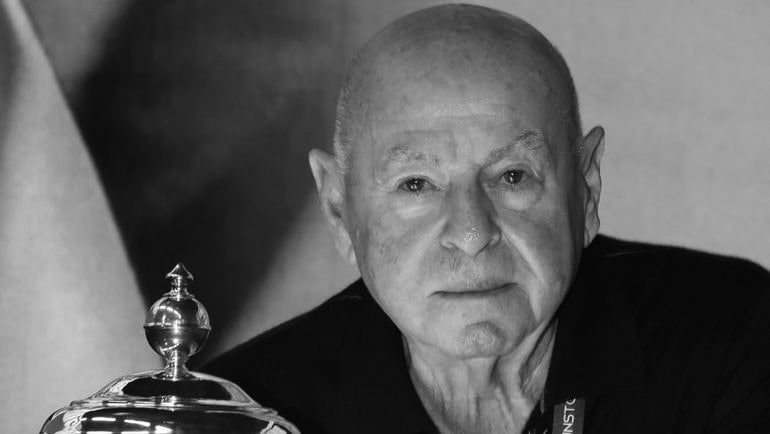 Ушёл из жизни Владимир Камельзон Заслуженному тренеру России по теннису было 87 лет Об этом сообщается на сайте ФТР Причина смерти не уточняется Камельзон мастер спорта СССР заслуженный тренер Украинской ССР и России Специалист в разные годы работал тренером сборных СССР России Украины и Узбекистана был членом правления и председателем тренерского совета ФТР Камельзон награждён почетным знаком За развитие физической культуры и спорта news matchtv сайт ФТР