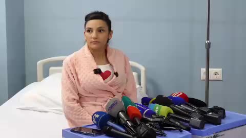Врачи спасли жизни беременных женщин после ДТП и удара кровлей