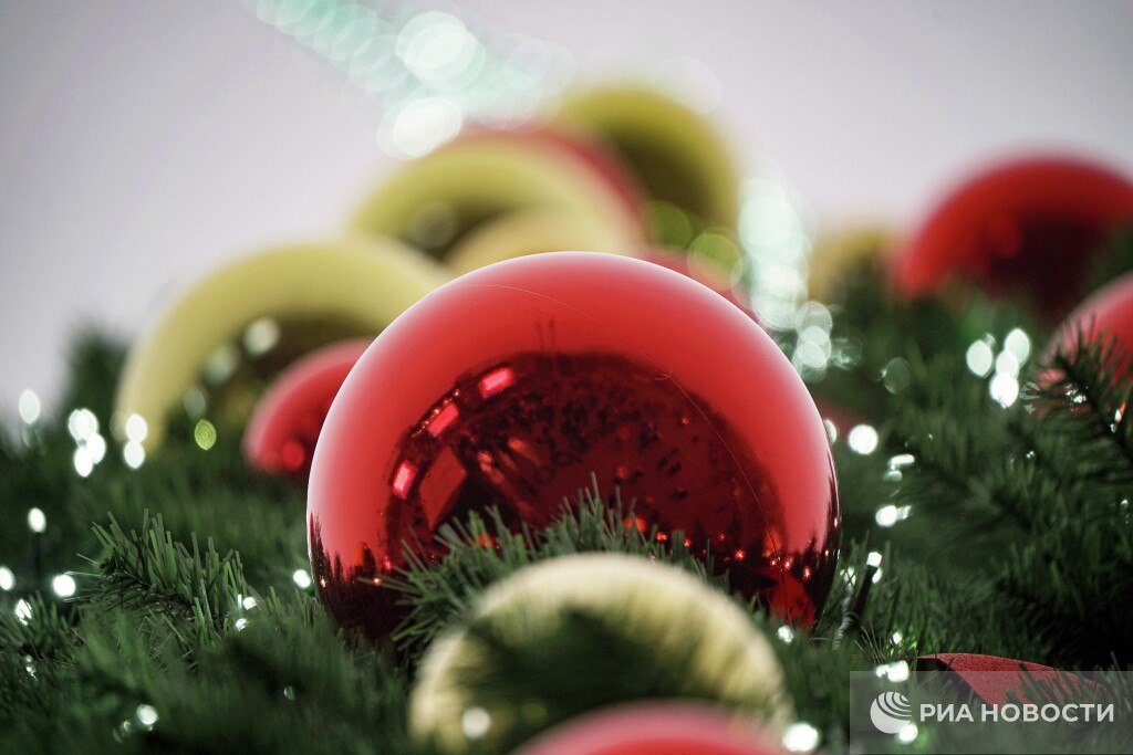 Предстоящие новогодние каникулы в России будут самыми длинными за 12 лет россияне будут отдыхать 12 дней и выйдут на работу только 12 января Подписаться на РИА Новости