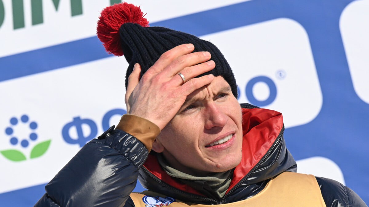 Специальная комиссия CAS не стала рассматривать апелляцию Большунова по нейтральному статусу из за нарушения сроков Заявление поданное Большуновым 28 января содержало просьбу о признании его права участвовать в Олимпиаде в качестве нейтрального спортсмена Арбитр CAS назначенный для рассмотрения дела отметил что специальная комиссия суда по Олимпийским играм 2026 года создана для разрешения споров только в той мере в какой они возникают во время Игр или в течение 10 дней до церемонии открытия Чтобы дело подпадало под юрисдикцию комиссии спор должен был возникнуть до 27 января Следовательно дело не могло быть рассмотрено комиссией поскольку оно было подано вне её юрисдикции говорится в заявлении на сайте CAS news matchtv РИА Новости Рамиль Ситдиков