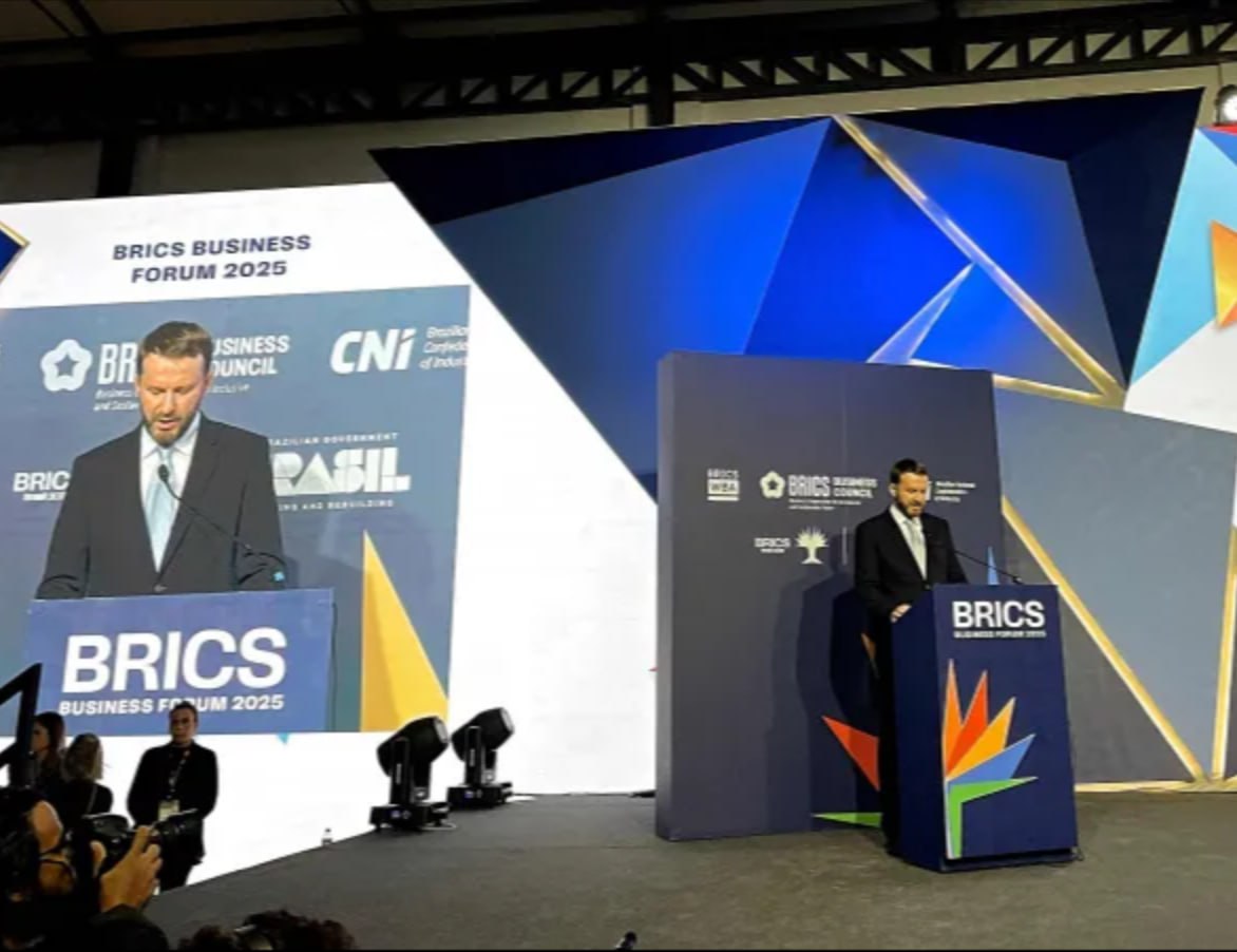 Создан Национальный комитет по деловому сотрудничеству в рамках БРИКС Комитет создан распоряжением Президента России При этом председателем Комитета назначен Заместитель главы Администрации Президента РФ Максим Орешкин Именно он должен в течение двух месяцев сформировать состав Комитета из представителей делового сообщества и заинтересованных федеральных органов исполнительной власти подать свою кандидатуру Комитет создаётся как площадка для координации бизнеса и федеральных органов власти по развитию экономического сотрудничества России в формате БРИКС Анонимный Молотников Читайте нас в MAX