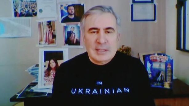 Украинцы своих не бросают заявил из грузинской колонии уроженец Тбилиси Михаил Саакашвили Он обратился к Зеленскому с просьбой вернуть гражданство Украины и включить его в список на обмен с Россией в качестве гражданского пленного Подписаться на РИА Новости