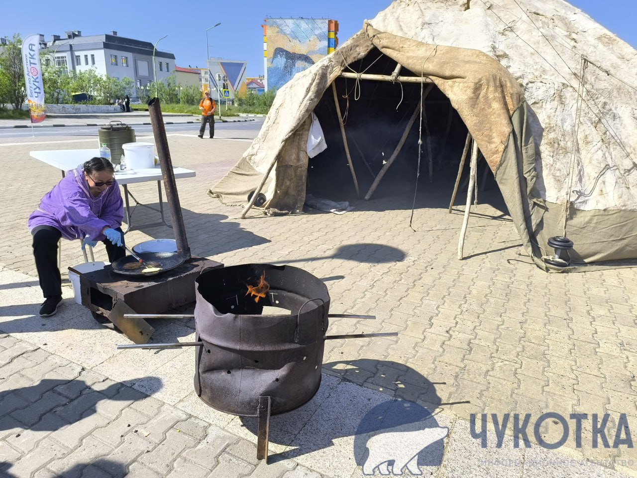 Ярангу и туристическую технику покажут гостям фестиваля "Берингов пролив" 19 и 20 июля в Анадыре пройдут деловые и культурные мероприятия фестиваля. Одним из первых станет выставка туристического оборудования, которая будет работать на площади у окружного дома народного творчества. Для детей организуют специальную "территорию арктических развлечений". Откроется и ярмарка изделий мастеров народных промыслов. А ведущие российские эксперты обсудят туристический потенциал региона. ЧИТАТЬ ПОЛНОСТЬЮ Информагентство "Чукотка" ПОДПИСАТЬСЯ ПОДДЕРЖАТЬ ГОЛОСОМ