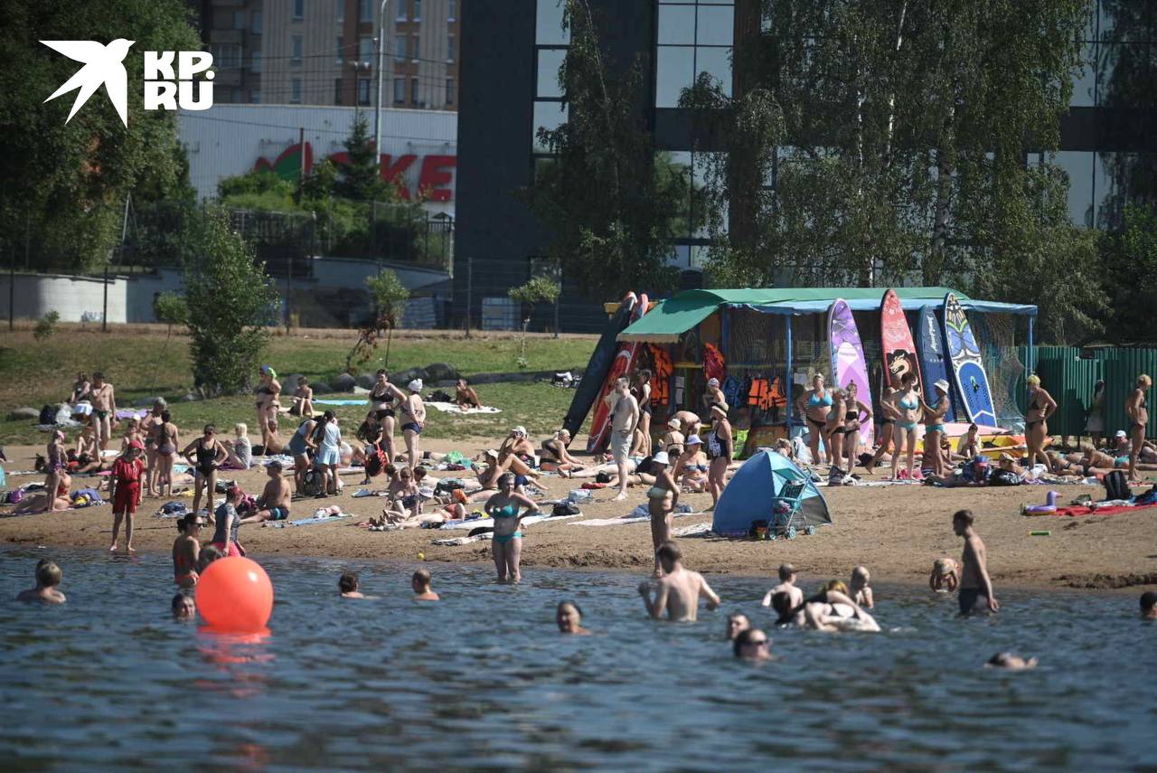 Ночь 30 июля стала самой тёплой в Петербурге с начала 2025 года Минувшей ночью температура воздуха не опустилась ниже отметки +21,6 градуса, сообщил синоптик Михаил Леус. Это самая тёплая ночь в городе с начала года. Впрочем, жаркая аномалия продолжится и днём. Сегодня столбики термометров раскалятся до +32 градусов. Жара продержится до семи часов вечера. : Алексей Булатов : СПб — отдай свой буст нам