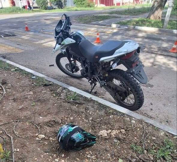 В Задонске произошло ДТП с 16-летним мотоциклистом. По предварительным данным, столкнулись «ВАЗ-21093» под управлением 88-летнего водителя и мотоцикл с 16-летним юношей за рулём. Мотоциклиста с травмами доставили в больницу. Подпишись на «Липецк №1»