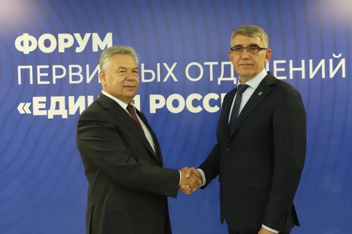 Николай Воробьев Команда губернатора реализовала новые инициативы повышающие качество жизни людей Секретарь регионального отделения партии Единая Россия прокомментировал деятельность Дмитрия Миляева за 2 года в должности главы региона Временно исполняющим обязанности губернатора Тульской области Дмитрия Миляева назначил президент России Владимир Путин 15 мая 2024 года Сенатор РФ Николай Воробьев отметил что за два года наш регион сохранил устойчивую динамику развития и продолжил движение вперед по всем ключевым направлениям Команда губернатора Тульской области сохранила заданные ранее темпы а также реализовала инициативы направленные на повышение качества жизни граждан Одним из значимых проектов стала программа Наш район благодаря которой в муниципалитетах системно решаются вопросы благоустройства ремонта социальных объектов развития инфраструктуры и поддержки семей отметил Николай Воробьев Также секретарь регионального отделения партии Единая Россия отметил что в Тульской области уделяется особое внимание поддержке участников СВО и их семей развитию социальной сферы модернизации учреждений образования здравоохранения и спорта а также обновлению дорожной инфраструктуры Подробнее на сайте Пресс служба регионального отделения партии Единая Россия   Если у вас плохо грузятся новости видео и фото посты дублируются в нашем канале в MАХ 1  2   Подпишись на новости