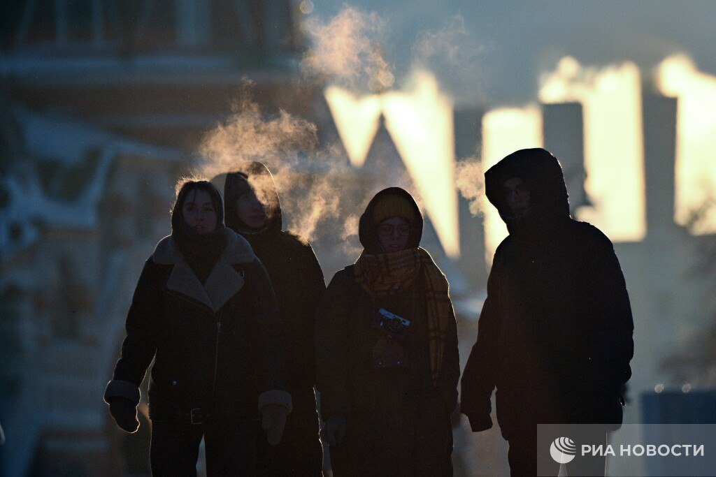 Зима в России будет холоднее предыдущей Как рассказал Вильфанд ожидаются повышенное количество оттепелей но в то же время прогнозируются и эпизоды когда температура будет достигать 20 градусов и ниже Подписаться на РИА Новости