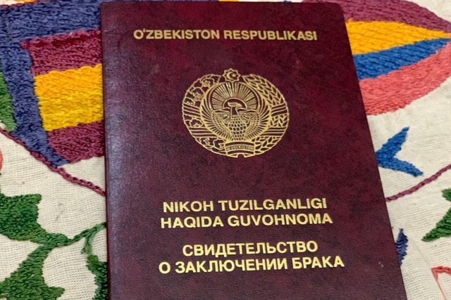 В Узбекистане предлагают запретить браки между родственниками до 4 й степени Узбекистан планирует ввести законодательный запрет на заключение браков между родственниками по боковой линии родства второй третьей и четвёртой степени Соответствующая норма предусмотрена в размещённом для общественного обсуждения проекте закона опубликованном на официальных ресурсах   English O zbek tilida Ўзбек тилида На русском iOS Android