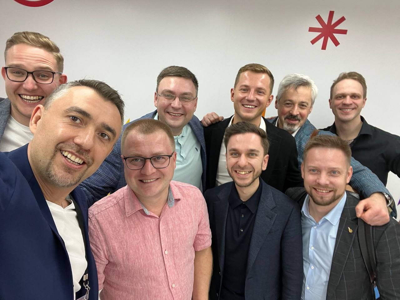 Дамир Фаттахов станет мэром Бугульмы Его представят на встрече депутатов города 28 мая. Дамир Фаттахов был министром по делам молодежи РТ с 2018 по 2021 год, затем до 2024 года работал заместителем руководителя Росмолодежи, неоднократный участник мероприятий НОП, наш коллега и товарищ, которого хорошо знают и уважают в образовательном сообществе России. Поздравляем! Замечательное усиление команды Татарстана #НОП