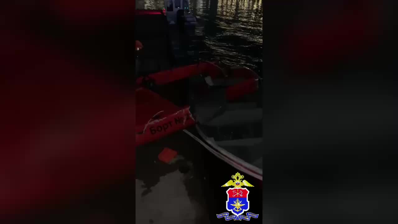 Столкновение катера и маломерного судна у Яхтенного моста: пострадавшие девушки спасены