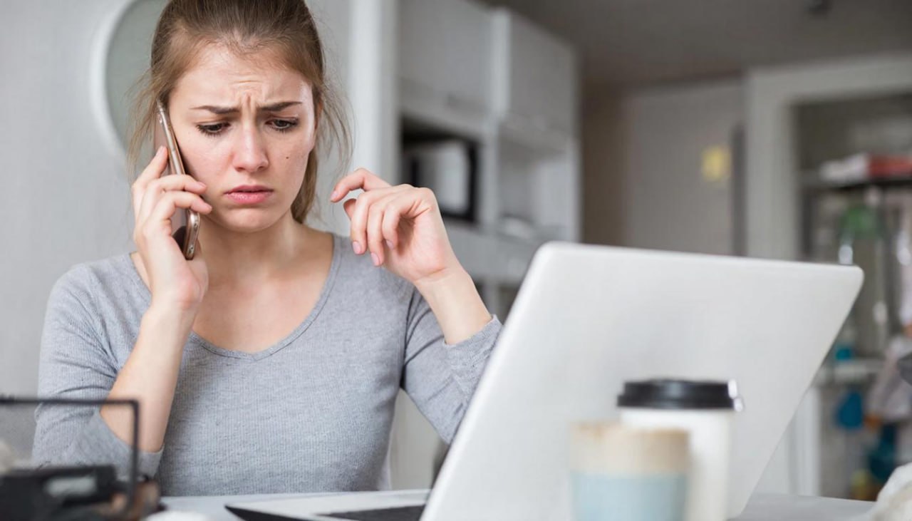 У жительницы Дудинки украли 2 2 млн рублей В конце октября 43 летняя северянка получила сообщение от якобы бывшей коллеги которая предупредила её о грядущей проверке Далее схему подхватил неизвестный мужчина представившийся следователем службы безопасности В краевой прокуратуре уточнили что злоумышленники детально описали вымышленное уголовное дело о финансировании экстремизма заявив что с банковских счетов потерпевшей зафиксированы переводы запрещённому в РФ лицу Подробности читайте на нашем сайте зпнорильск заполярнаяправда газетанорильск норильск талнах кайеркан оганер новостинорильска ВКонтакте Telegram