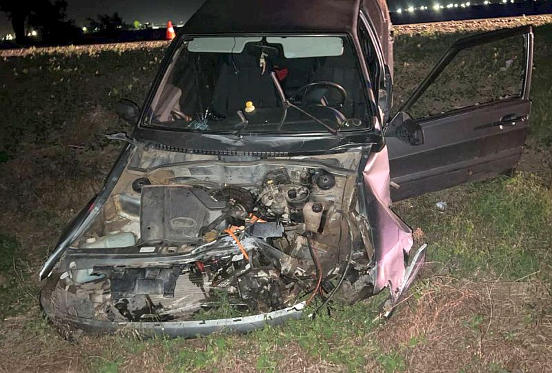 На Ставрополье в автоаварии пострадали три человека В Буденновском округе Ставрополья 19 июня около 20:15 на автодороге Буденновск – Арзгир автомобиль «Лада-2114» съехал с дороги в кювет. В результате ДТП пострадали водитель и двое пассажиров: 26-летняя девушка и 7-летний ребенок. Проводится проверка, выясняются детали происшествия.