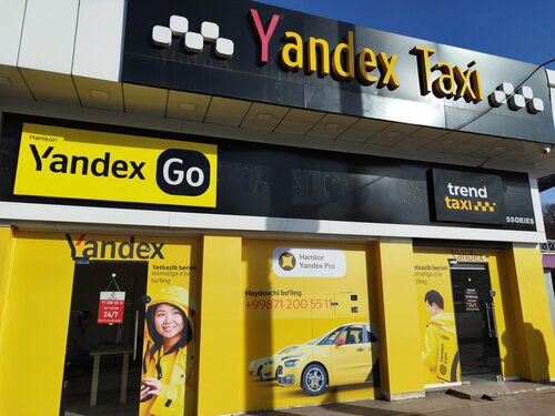 Доход парков партнёров Yandex Go и их водителей превысил 6 6 трлн сумов в 2025 году По итогам января ноября 2025 года совокупный доход парков партнёров сервиса Yandex Go и их водителей в Узбекистане превысил 6 6 трлн сумов что эквивалентно около 525 млн долларов США Об этом сообщили в компании Yandex Go Показатель на 38 процентов превышает уровень аналогичного периода 2024 года что свидетельствует об устойчивом росте спроса на услуги сервиса и повышении активности водителей по всей стране Отмечается что указанная сумма включает доходы парков партнёров и их водителей от поездок выполненных через сервис Yandex Go за вычетом вознаграждения комиссии платформы Согласно данным сервиса за январь ноябрь 2025 года средний почасовой доход водителей от поездок через Yandex Go увеличился на 21 процент в среднем по Узбекистану по сравнению с аналогичным периодом прошлого года По итогам ноября 2025 года среднемесячный доход водителя в стране составил около 10 2 млн сумов при условии работы на линии в среднем по 8 часов в день и 22 дня в месяц В компании отмечают что рост доходов обусловлен увеличением количества заказов расширением географии сервиса и развитием партнёрской экосистемы что способствует созданию дополнительных возможностей для занятости и повышения доходов водителей по всей республике Telegram Facebook Instagram LinkedIn