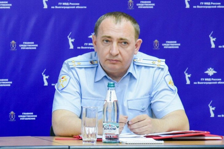 Колокольцев назначил врио начальника ГСУ волгоградской полиции На смену уволенному с поста Владиславу Струкову назначен полковник юстиции Сергей Радионов из Ставрополя. Сегодня Радионова представили личному составу Главного следственного управления ГУ МВД.