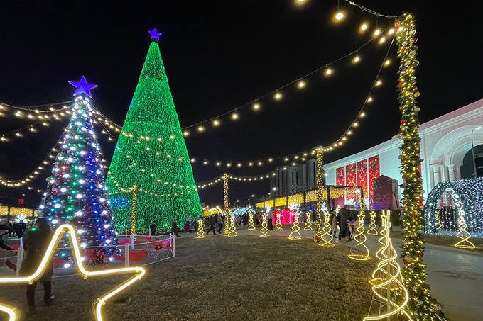 В этом году узбекистанцы могут официально отдохнуть на Новый год 5 дней подряд Минзанятости предложило правительству увеличить новогодние выходные до 5 дней подряд с 31 декабря по 4 января Сейчас по графику рабочими считаются 31 декабря 2 января 3 января Решение пока не принято официально В случае одобрения узбекистанцев ждут полноценные новогодние каникулы Подпишитесь и следите за актуальными новостями на нашем канале   telegram me joinchat AAAAAEEdc qam7052mnXKA