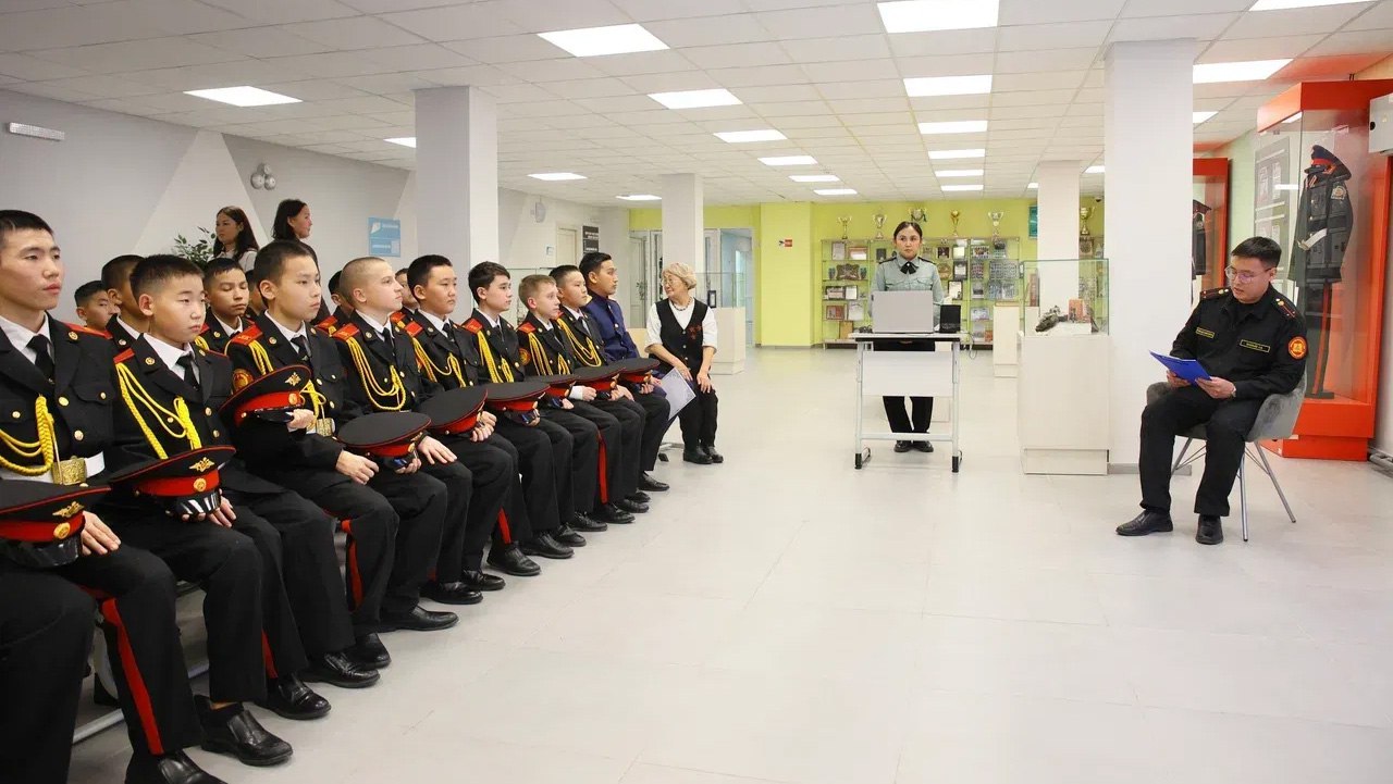 В Якутской кадетской школе интернате отметили День Героев Отечества Подробнее по ссылке на нашем сайте gtrksakha ru       Подписаться