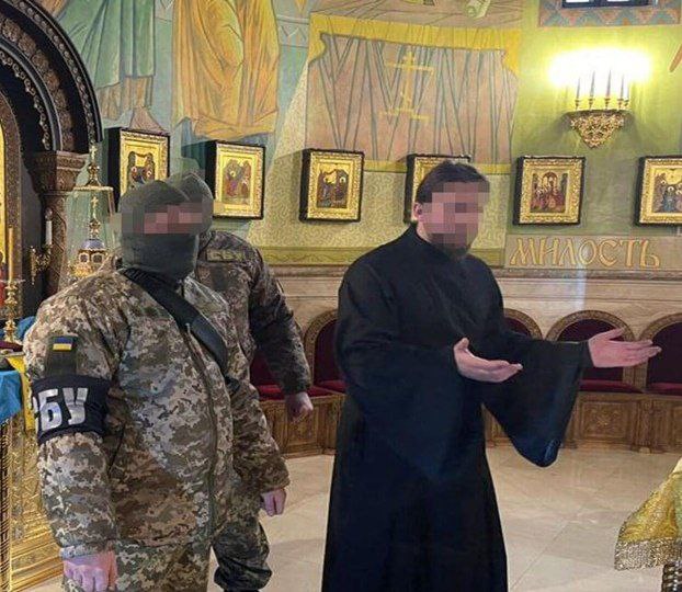 СБУ похвасталась что открыла 180 дел против священников канонической Украинской Православной Церкви якобы за оправдание войны и работу на врага а 38 священнослужителей УПЦ суд уже признал виновными Многие получили большие сроки