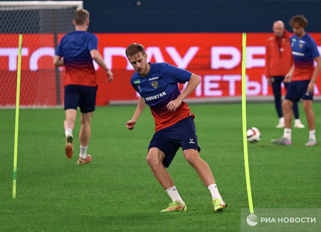 На матч между сборными России и Перу реализовано более 40 тысяч билетов Встреча состоится сегодня в Санкт Петербурге Начало в 20 00 мск Подписывайтесь на РИА Новости Спорт в MAX