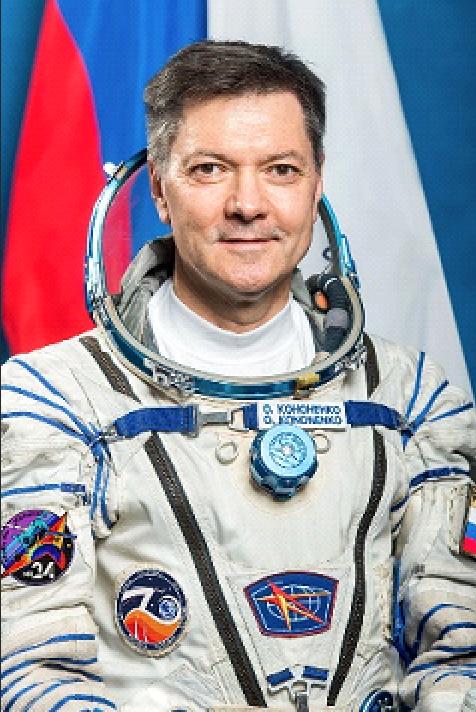 Внимание: космические новости! Только что Президент Российской Федерации Владимир Владимирович Путин наградил звёздами Героев России трёх Покорителей космоса – Константина Борисова, Александра Гребёнкина и Николая Чуба! Вместе с этим им были присвоены звания лётчиков-космонавтов РФ. Но на этом ещё не всё! Командир отряда космонавтов Роскосмоса Олег Кононенко был награждён «За заслуги перед Отечеством» І степени! Мы искренне поздравляем всех Покорителей космоса и уверены, что впереди их ждёт множество свершений и побед! Ура! #КосмоНовости
