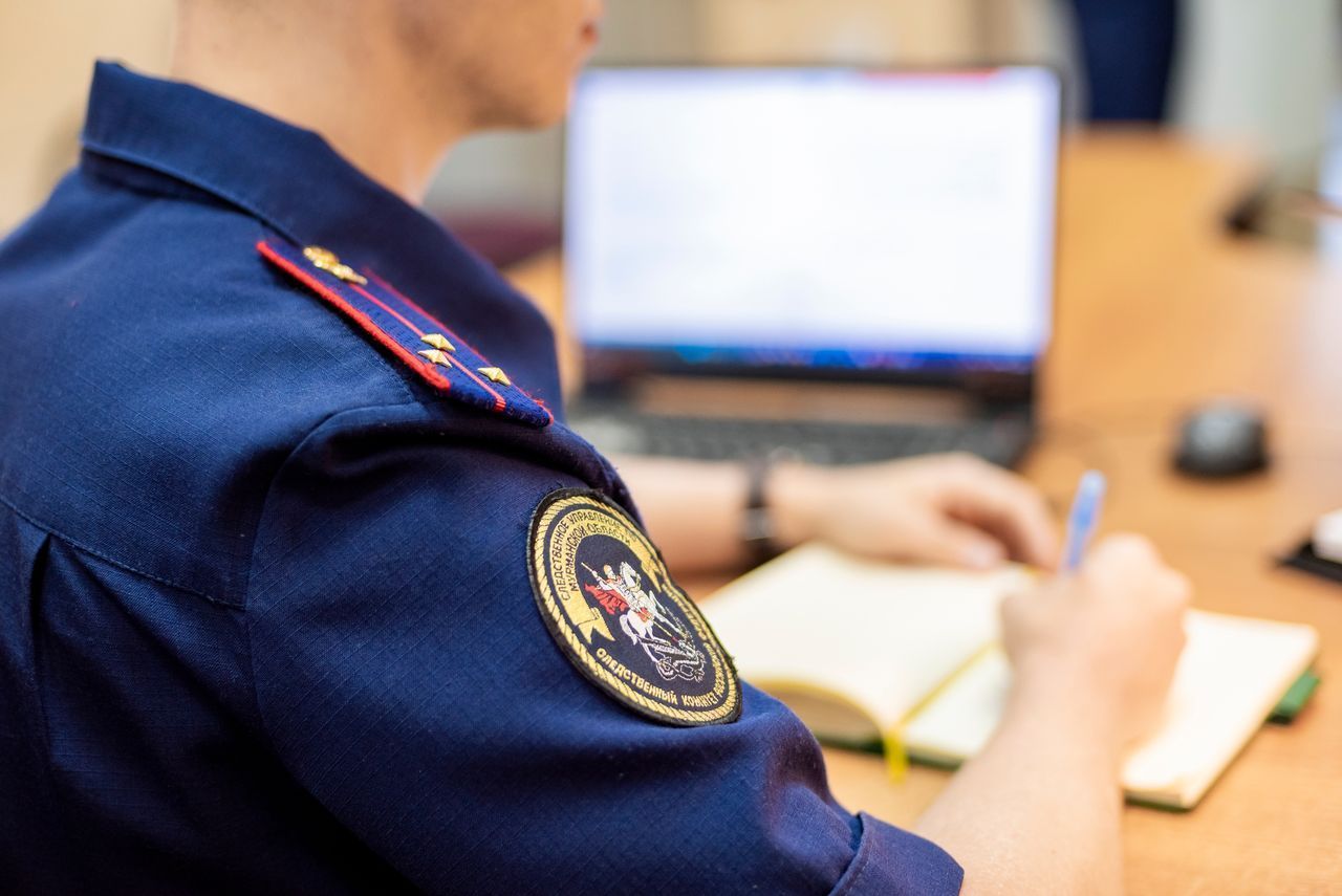 Вести Мурман Вместо звания матроса мурманчанин получил уголовное дело за попытку взятки По версии следствия в феврале 2024 года мужчина через посредника передал 18 8 тыс рублей сотруднику учебного центра чтобы получить документы о прохождении обучения по профессии матрос 3 разряда без фактического обучения Должностное лицо изготовило заведомо ложные документы Все самые важные новости Telegram MAX