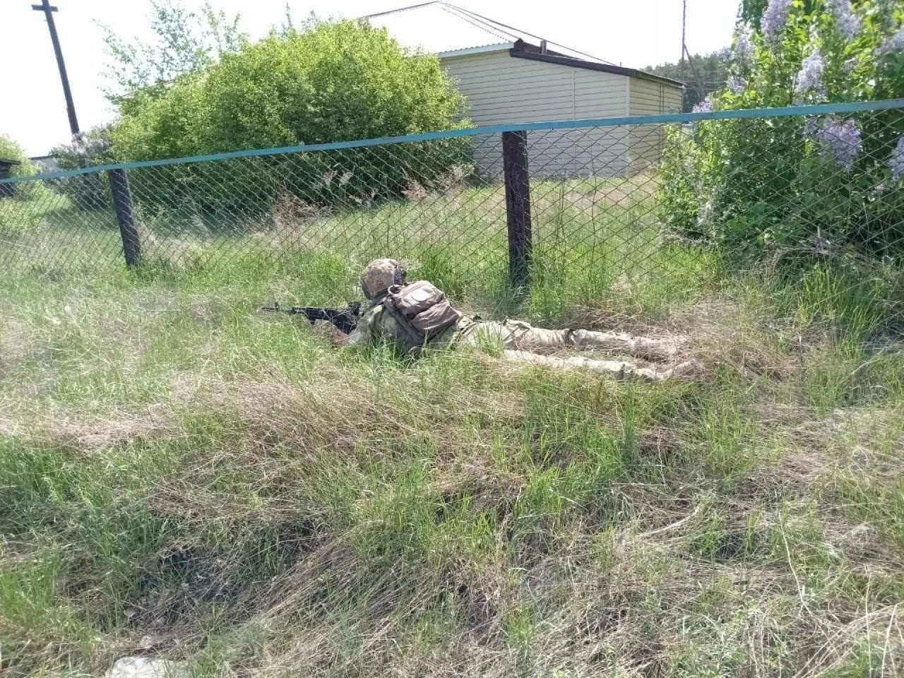Барнаул 1 Антитеррористические учения начались в Тальменском и Первомайском районах Как сообщает УФСБ России по Алтайскому краю на территории электроподстанций Алтай и Барнаульская Тальменского и Первомайского районов Алтайского края с 17 по 18 сентября 2025 года состоится тактико специальное учение регионального оперативного штаба Молния в ходе которого будет реализован комплекс действий по пресечению условной террористической угрозы Подписаться Прислать новость