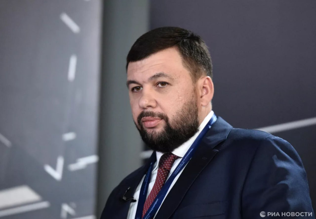 «Недра» получили разрешение на подготовительные работы для добычи лития Основные запасы лития и титана в Донбассе находятся на уже освобожденной территории, к разработкам месторождений еще не приступали, там предстоит разминирование, но это перспективное направление для наполнения как регионального, так и федерального бюджетов. «Государственная компания "Недра" получила все необходимые разрешения на проведение подготовительных работ, так это называется, не вдаваясь в терминологию. И сейчас мы говорим о том, что данные месторождения, скажем так, как будут созданы все необходимые условия безопасности, тоже, конечно, будут подпадать под активную фазу разработки», - сказал глава Донецкой Народной Республики, отметив, что к разработке месторождения, возможно, придется привлекать частные инвестиции, но это будет следующий этап работы, когда государство определится с запасами лития и титана. ⏺подписаться