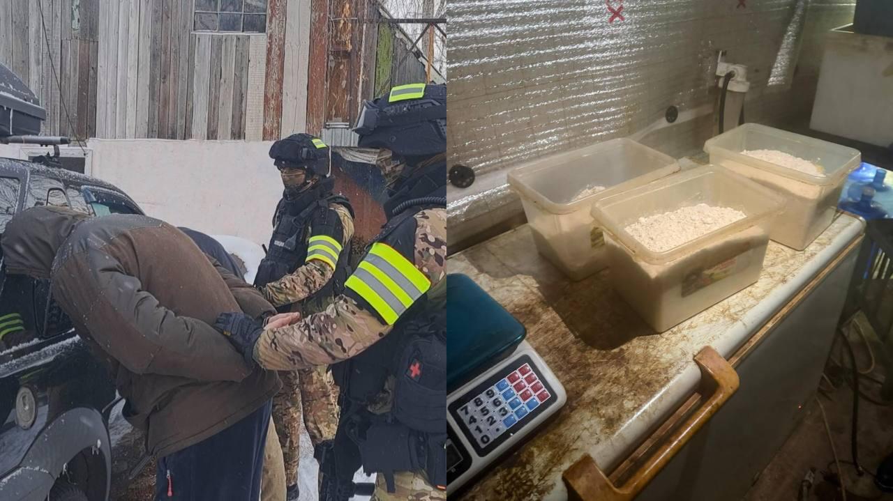 В Караганде ликвидирована крупная лаборатория по производству синтетических наркотиков В Карагандинской области полицейские пресекли деятельность подпольной лаборатории где производились синтетические наркотики Спецоперация прошла 5 ноября в посёлке Сортировка сообщает пресс служба ДП региона Сотрудники управления по противодействию наркопреступности при поддержке областной прокуратуры задержали двух жителей области в возрасте 28 и 30 лет По данным следствия они арендовали частный дом и наладили там производство психотропного вещества альфа PVP известного как скорость действуя по указанию куратора и получая оплату в криптовалюте Во время обыска полицейские изъяли свыше тонны прекурсоров и более 52 килограммов готового наркотика Этого объёма хватило бы для изготовления около 173 тысяч доз Также найдено оборудование для производства весы миксеры сушки вакууматоры и другие устройства Одновременно удалось пресечь вовлечение в преступную деятельность новых участников в том числе потенциальных курьеров закладчиков из числа гражданского населения подчеркнул начальник управления по противодействию наркопреступности Галымжан Бекбулатов В отношении задержанных возбуждено уголовное дело Оба фигуранта помещены в изолятор временного содержания досудебное расследование продолжается Фото пресс служба ДП t me orda kz