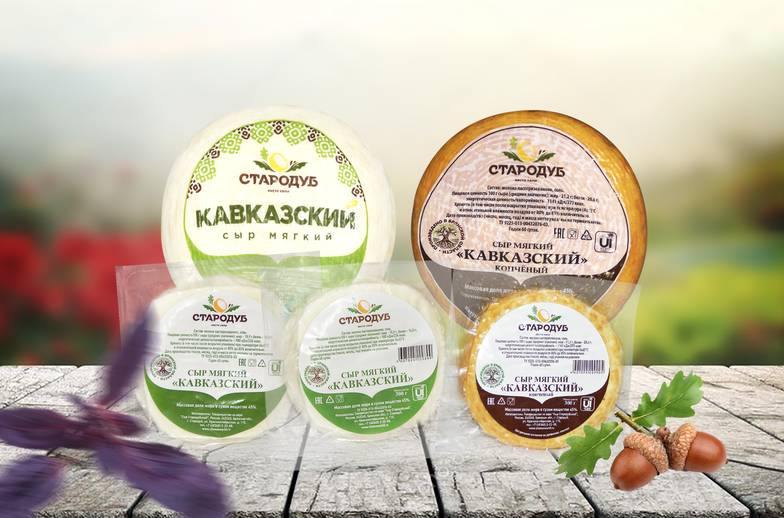 В сыре главного российского производителя "Сыр Стародубский" нашли опасное лекарство клозантел, которое предназначено для лечения скота. Оно грозит потерей зрения в больших дозах. По данным лабораторного мониторинга Россельхознадзора, ТНВ "Сыр Стародубский" поставил в брянский супермаркет мягкий сыр с клозантелом в количестве 2,7 мкг/кг. Наличие лекарства в пищевой продукции недопустимо — у него есть ряд серьёзных побочек для человека в случае употребления больших доз. Среди них — поражение сетчатки глаза, которое может привести к снижению зрения и слепоте. Плюс — в перспективе возможны спонгиоз, гибель зрительных нейронов, а также нейронов центральной нервной системы и позвоночника. В колбасном плавленом сыре спецы нашли микробную трансглутаминазу — мясной клей для сырья. Он может подарить: проблемы с иммунитетом, кишечником, риски развития рака. Россельхознадзор уже направил жалобу в Роспотребнадзор.