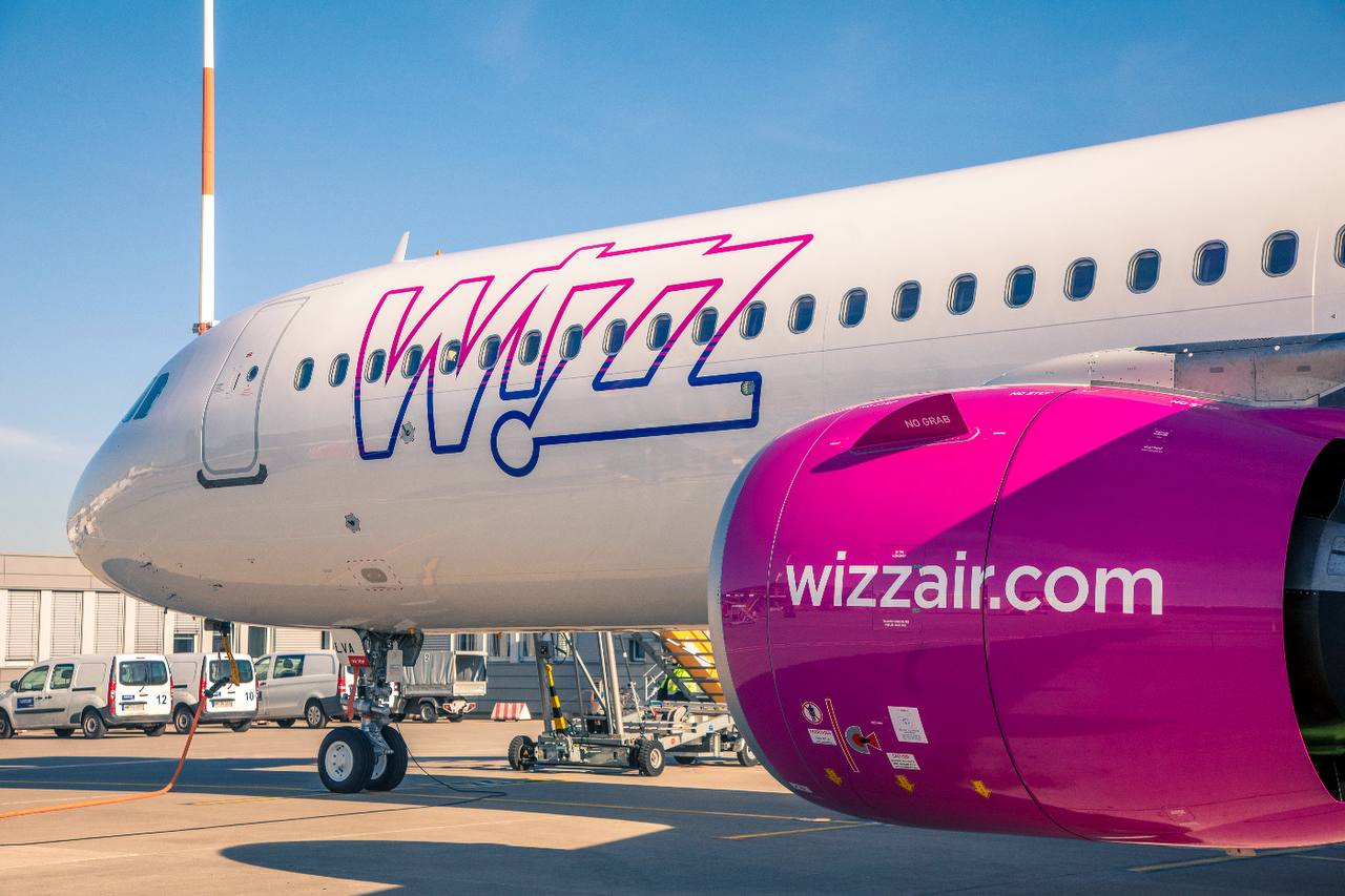 Wizz Air запускает новые рейсы из Армении в Европу Бюджетная авиакомпания Wizz Air открывает 34-ю базу в Ереване и запускает 8 новых рейсов в 6 стран Европы! Билеты — от €29,99. Новые направления из Еревана: Гамбург, Мемминген Германия Неаполь, Бари Италия Бухарест Румыния Пафос Кипр Ницца Франция Прага Чехия #news