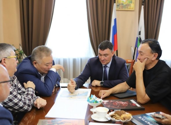 Скульптуру Ангара Даши Намдакова планируют установить в Иркутске По словам художника выполнять арт объект он будет из бронзы Читать подробнее на сайте