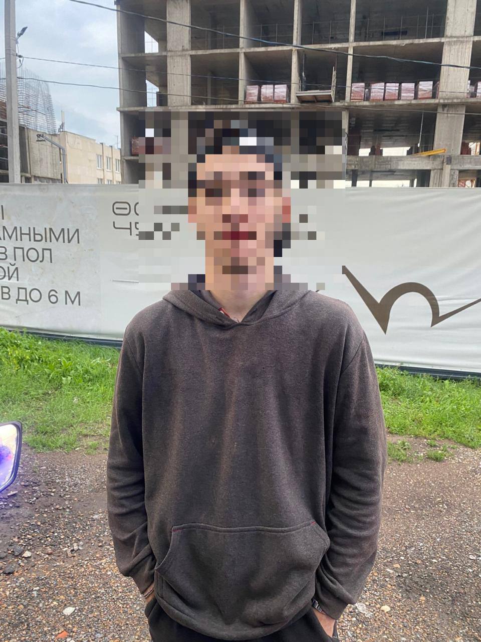 В Уфе задержали очередного несовершеннолетнего на скутере Сотрудники ГАИ тормознули 17-летнего парня на Гафури. Молодой человек был отстранен от управления транспортом, а скутер забрали на спецстоянку. На парня и его папу составили административные материалы. Общая сумма штрафов за игнорирование ПДД составит порядка 45 тысяч рублей.