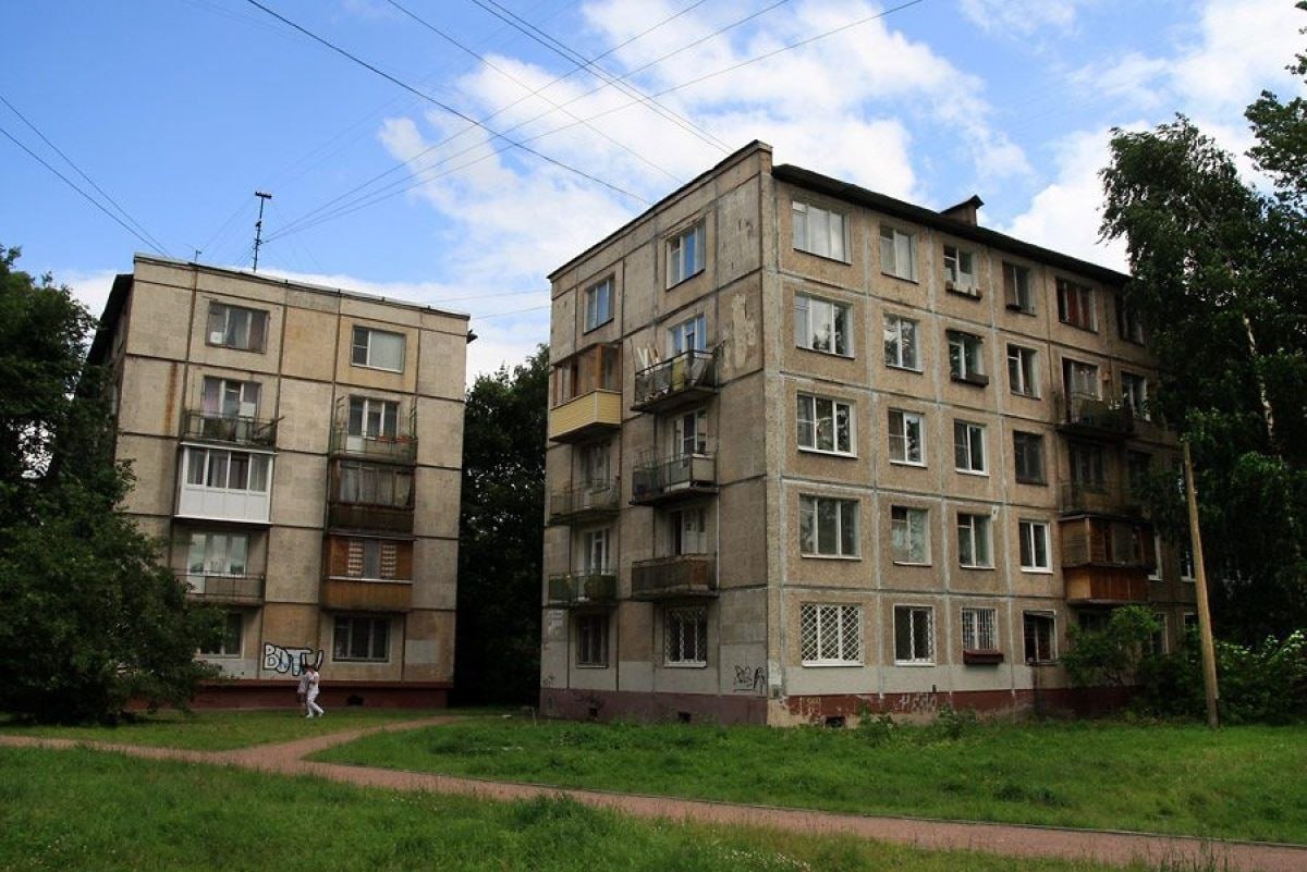 Хрущёвки самая привлекательная недвижимость в России заявили риэлторы По их словам низкая плотность застройки зелень качественные материалы и развитая инфраструктура делают такое жильё выгоднее современных новостроек Экономика на ночь