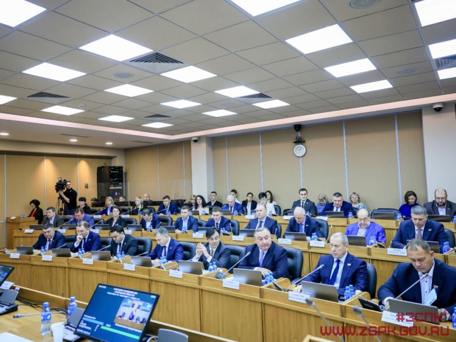 Расходы Приморского края урезаны более чем на 3 миллиарда рублей Приморский парламент сегодня 25 февраля одобрил поправки к краевому бюджету на этот год на очередном заседании Изменения коснулись как доходной так и расходной части бюджета и еще ряда государственных программ сообщает PRIMPRESS Подробнее на сайте PRIMPRESS в MAX ДЗЕН ЧАТ БОТ