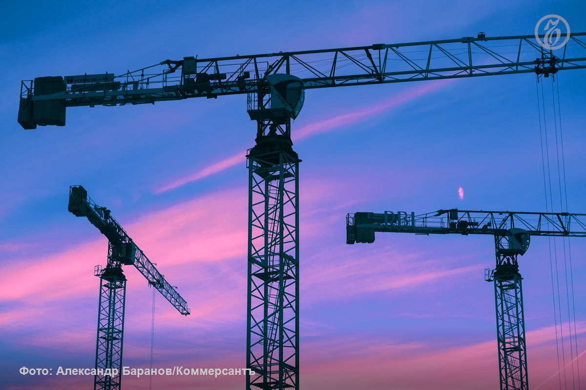 Crocus Group построит гостиницу на Рублево Успенском шоссе стоимостью 2 66 млрд руб Компания выступит подрядчиком объекта по заказу государства Контракт заключен на строительство гостиничного комплекса суммарной площадью 7 1 тыс кв м в деревне Барвиха обнаружил Ъ на портале госзакупок Стоимость реализации 1 кв м в проекте строительства гостиницы составит 380 тыс руб что находится в пределах рыночных затрат говорит эксперт Но если планируется объект уровня пять звезд то расходы могут быть выше После завершения строительства объект перейдет в госсобственность Не исключено что отель будет использоваться для нужд госведомств Ъузнал