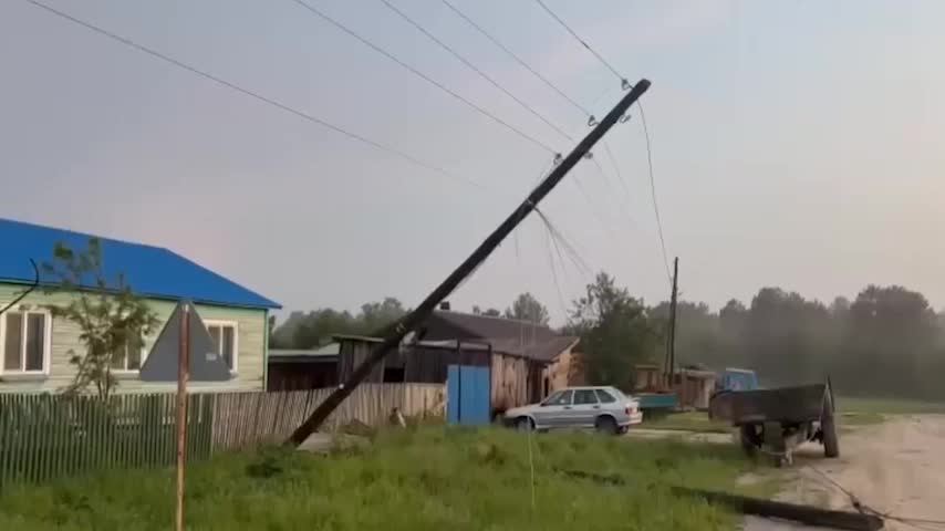Штормовой ветер оставил 12,5 тыс. человек без света в Красноярском крае