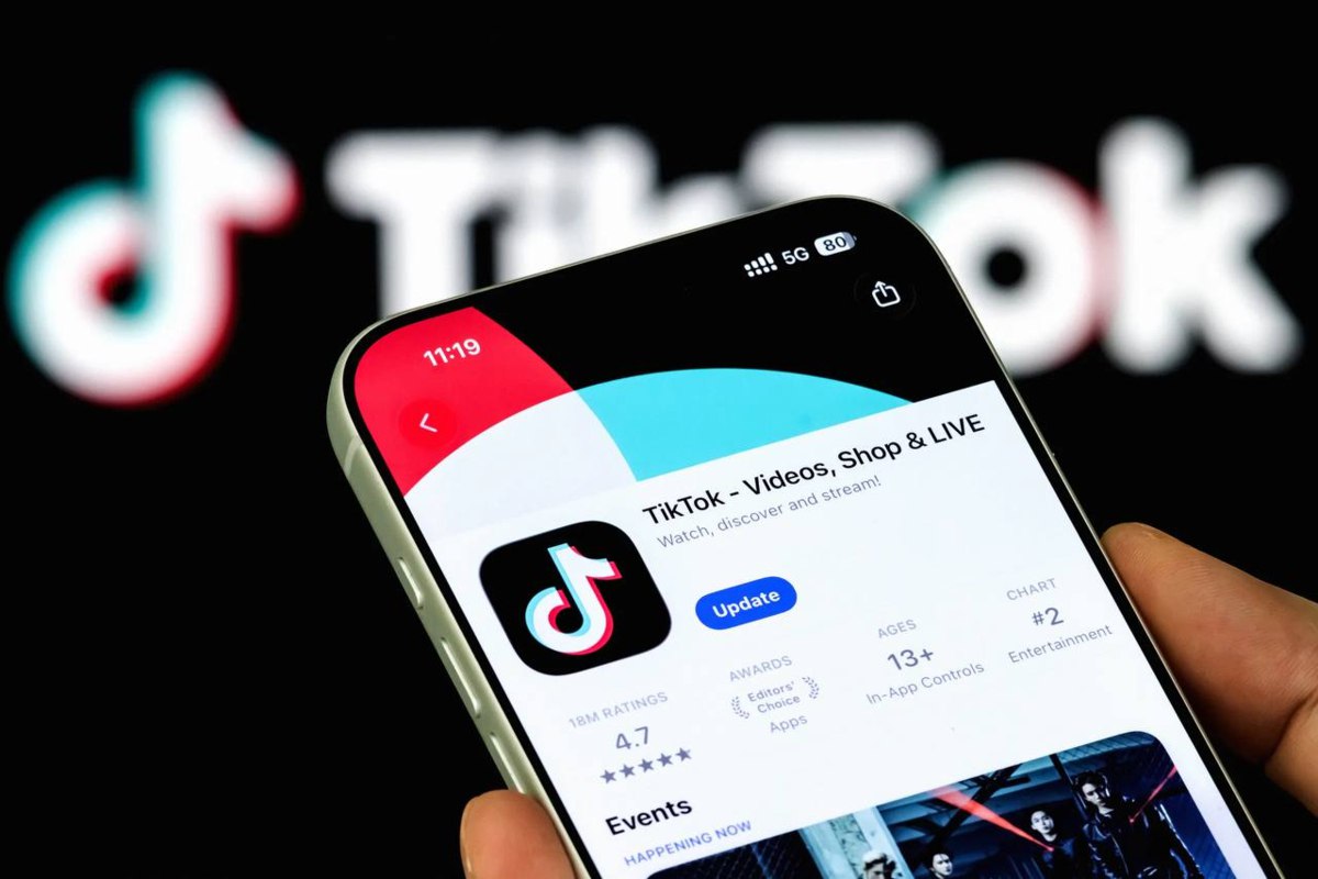 TikTok обновил политику конфиденциальности в США после завершения сделки по продаже американского бизнеса соцсети и начал собирать больше данных включая точное местоположение пользователей Также приложение начало отслеживать взаимодействие пользователей с инструментами на базе ИИ vc ru social 2706410