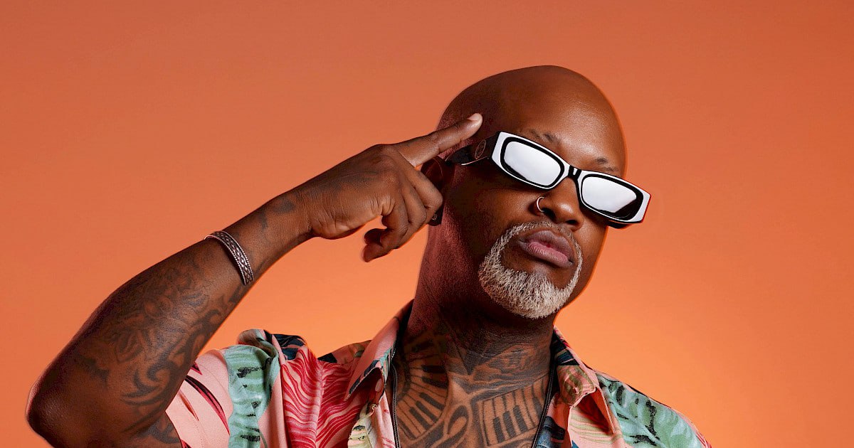 Французский диджей Willy William выступит в Москве Пятикратный лауреат Billboard Latin Music Awards и четырежды номинант Latin Grammy исполнит сеты со своими лучшими треками включая бэнгеры Trompeta Life Is Life C est la vie Cuentale 13 сентября на главной сцене крупнейшего события в мире электронной музыки Портал 2030 2050 которое во второй раз пройдет в столице с 29 августа по 14 сентября в рамках форума Территория будущего Москва 2030 В этот день на главной сцене также выступит Bliss первый диджей из ОАЭ чей трек про Дубай вошел в мировые топы на iTunes альбом Made in Dubai Исполнитель сотрудничал с Drake Beyonce Swedish House Mafia 50 Cent Martin Garrix и другими мировыми звездами Подпишись на Агентство Москва